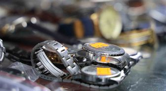 Kırşehir'de Saatçilerden Analog Saatlere Dönüş Uyarısı: Akıllı Saat Tamirindeki Sorunlar Esnafı İkiye Böldü