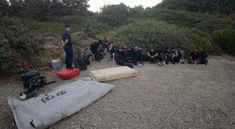 Çeşme'de 16 Düzensiz Göçmen Yakalandı