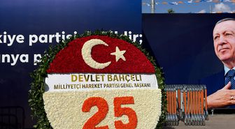 Bahçeli'den AK Parti'nin 25. Yıl Dönümüne Özel Tebrik Çelengi