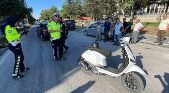 Karaman'da motosiklet-otomobil çarpıştı: 1 yaralı