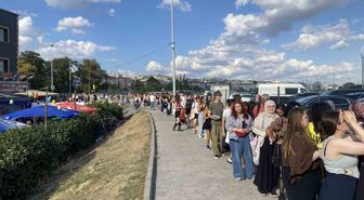 Ateez konseri öncesi Yenikapı'da uzun kuyruklar