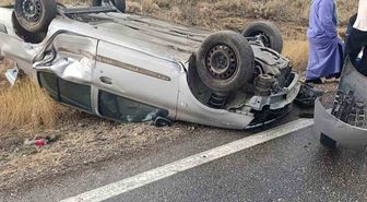Yeşilova'da Takla Atan Otomobilde 4 Yaralı