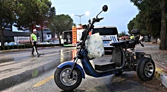 Denizli'de motosiklet kazası: Kadın sürücü otobüsün altında kaldı