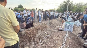 Lice'deki kazada ölen 5 kardeş ve 2 yeğen yan yana toprağa verildi
