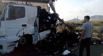 Ceyhan'da zincirleme kaza: 2 yaralı