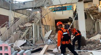 Endonezya'da 7,7 Büyüklüğündeki Depremde En Az 14 Kişi Hayatını Kaybetti