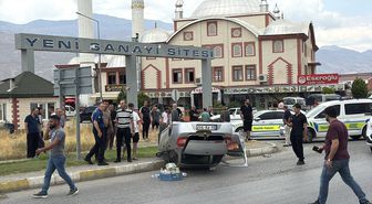 Erzincan'da Takla Atan Otomobilde 2 Yaralı
