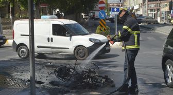 Lüleburgaz'da seyir halindeki motosiklette çıkan yangın söndürüldü