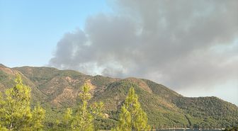 Marmaris'te çıkan orman yangınına müdahale ediliyor
