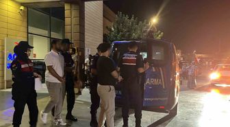 Vize dolandırıcılığı operasyonunda şüpheliler gazetecilere tepki gösterdi