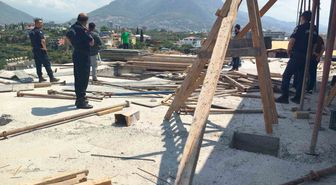 Alanya'da dehşet: Eşini ve kayınvalidesini bıçakladı, intihar girişiminde bulundu