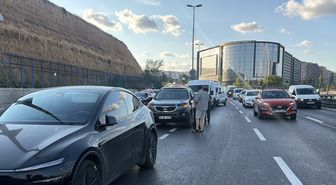 Küçükçekmece'de Zincirleme Kaza: 4 Yaralı