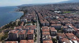 Marmara Depremi'nin 27. Yılında Gönüllülerden Deprem Bilinci Eğitimi