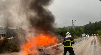 Tokat Niksar'da Otomobil Yangını Söndürüldü