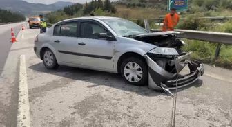 Osmaniye'de Yağışlı Yolda Kontrolden Çıkan Otomobil Bariyerlere Çarptı: 4 Yaralı