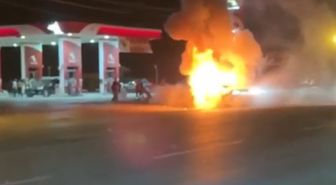 Yüksekova'da alev alan otomobilde yaralanan 2 kardeş Van'a sevk edildi