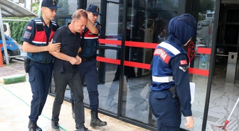 Alanya'da Mango Üreticisi Eşini ve Kayınvalidesini Bıçakladı, Çatıda İntihar Girişiminde Bulundu