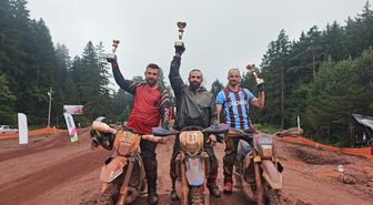 Kafkasör Yaylası'nda Motosiklet Festivali: Sağanak Altında Renkli Yarışlar