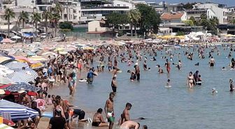Didim'de Sıcaklık 30 Dereceyi Aştı: Altınkum Plajı Doldu Taştı