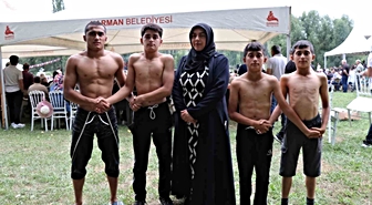 Anne desteğiyle er meydanında dört kardeş