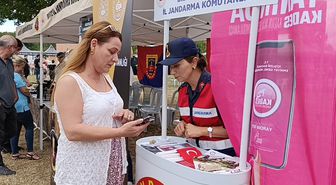 Kınık Çömlekçilik Festivali'nde 500 Kadına KADES Anlatıldı