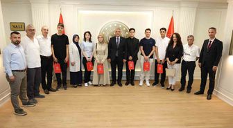 Düzce Valisi Makas, YKS ve LGS'de Dereceye Giren Öğrencileri Kabul Etti