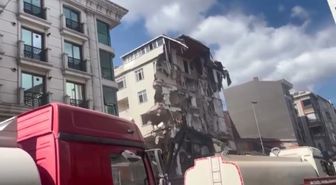 Zeytinburnu'nda Yıkım Sırasında Bina Çöktü