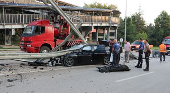 Isparta'da Feci Kaza: Otomobil İkiye Bölündü, Sürücü Hayatını Kaybetti