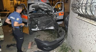 Bayrampaşa'da Ambulans ile Otomobil Çarpıştı: 3 Sağlık Görevlisi Yaralandı