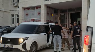 Samandağ'da 16 Yaşındaki Çocuğu Silahla Alıkoyan 2 Şüpheli Tutuklandı