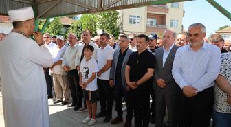 Bafra'da Sulama Kanalına Düşen Otomobilde Kaybolan Genç Son Yolculuğuna Uğurlandı
