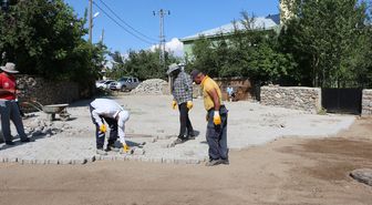Kümbet Köyü'nde Parke Taşı Çalışması Başladı