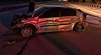 Kırklareli'nde Kaza: Otomobil Bariyerlere Çarptı, Can Kaybı Yok