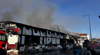 Malatya'da Konteyner Yangını: 180 Konteyner Kullanılamaz Hale Geldi