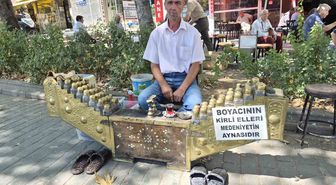 Boyacının Kirli Elleri Medeniyetin Aynasıdır