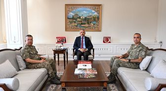 Tümgeneral Kolcu ve Tuğgeneral Sarp'tan Edirne Valisi Sezer'e ziyaret