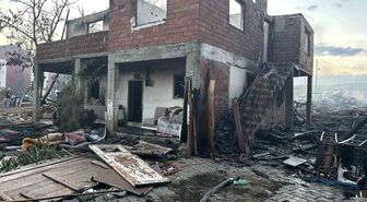 Ilgaz'da 3 Ev Küle Döndü: 2 Büyükbaş ve 4 Kedi Telef Oldu
