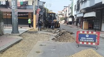 Akdeniz'de Yol Yenileme Çalışmaları Sürüyor