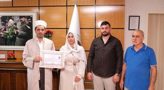 Alman vatandaşı Javad, İslamiyet'i seçerek Nisa adını aldı