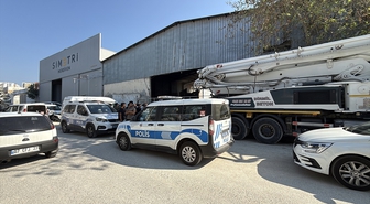 Kepez'de Beton Pompası Şoförü İş Yerinde Ölü Bulundu