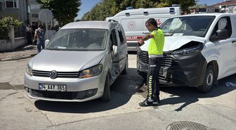 Bolu'da kavşak kazası: 2'si çocuk 4 yaralı