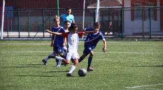 U-11 Gölpa Cup'ta Minikler Sahada Buluştu