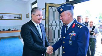Hava Korgeneral Erdoğan Gür, Eskişehir Valisi'ni ziyaret etti