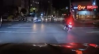 Bursa'da Kırmızı Işık İhlali Kazaya Neden Oldu: Motosiklet Sürücüsü Yaralandı
