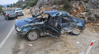 Beyşehir'de Tır-Otomobil Çarpışması: 1 Ölü, 3 Yaralı