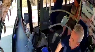 Emekli Polis Şoförden Kahramanca Müdahale