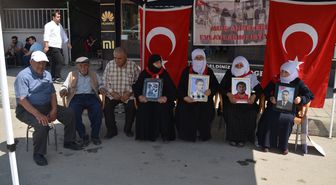 Muş'ta PKK Kaçırmalarına Karşı Ailelerin DEM Parti Önündeki Eylemi Sürüyor