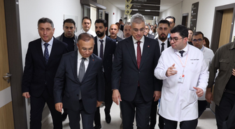 Bakan Memişoğlu, saldırıya uğrayan Milletvekili Meriç'i ziyaret etti