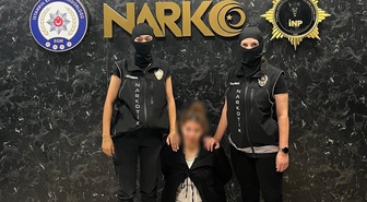 İstanbul'da Kırmızı Bültenle Aranan Uyuşturucu Kaçakçısı Kadın Yakalandı