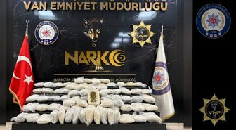 Başkale'de Uyuşturucu ve Kaçak Akaryakıt Operasyonu: 3 Tutuklama